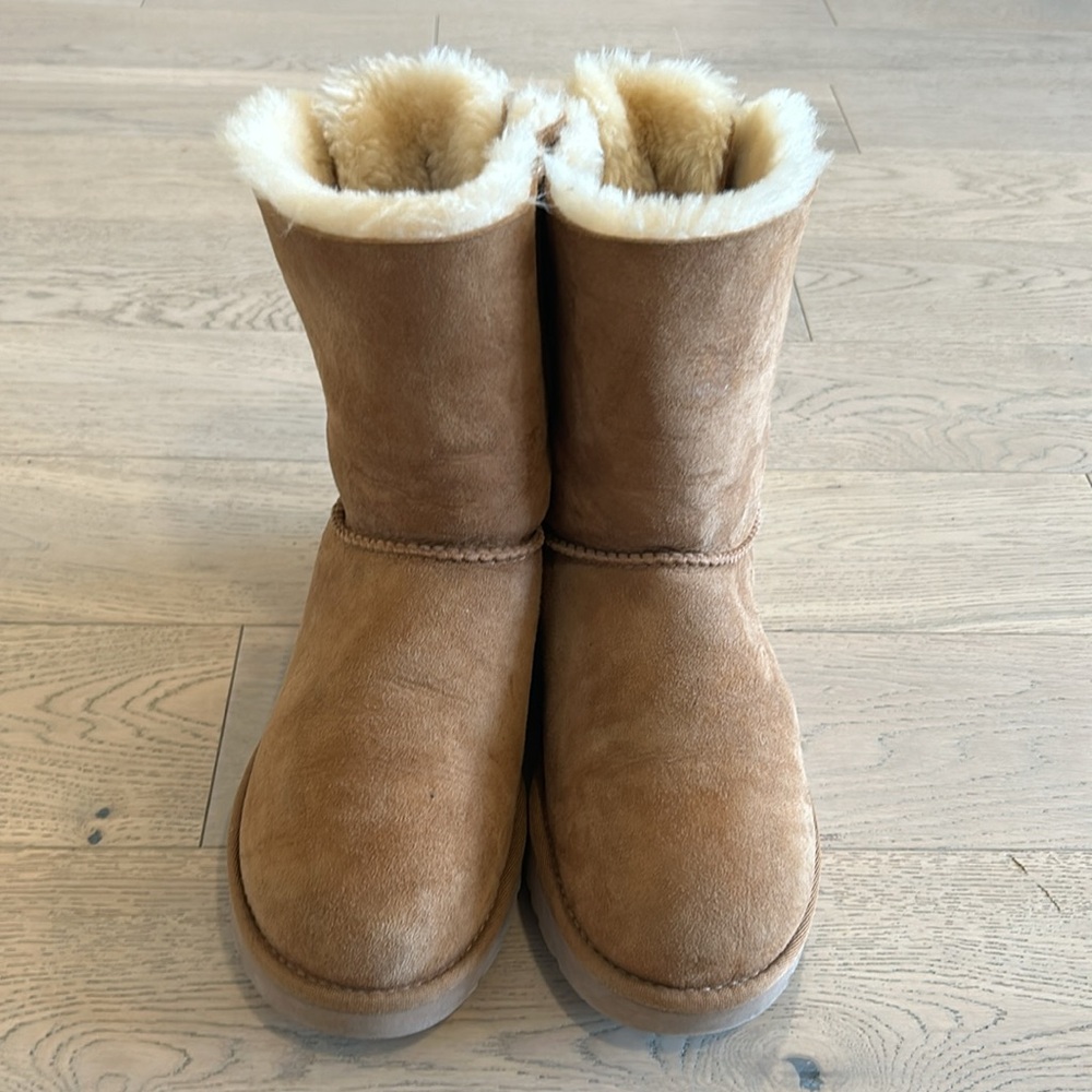 UGG MINI BAILEY BOW CHESTNUT BOOTS SIZE US 10 WOMENS - Picture 3 of 8